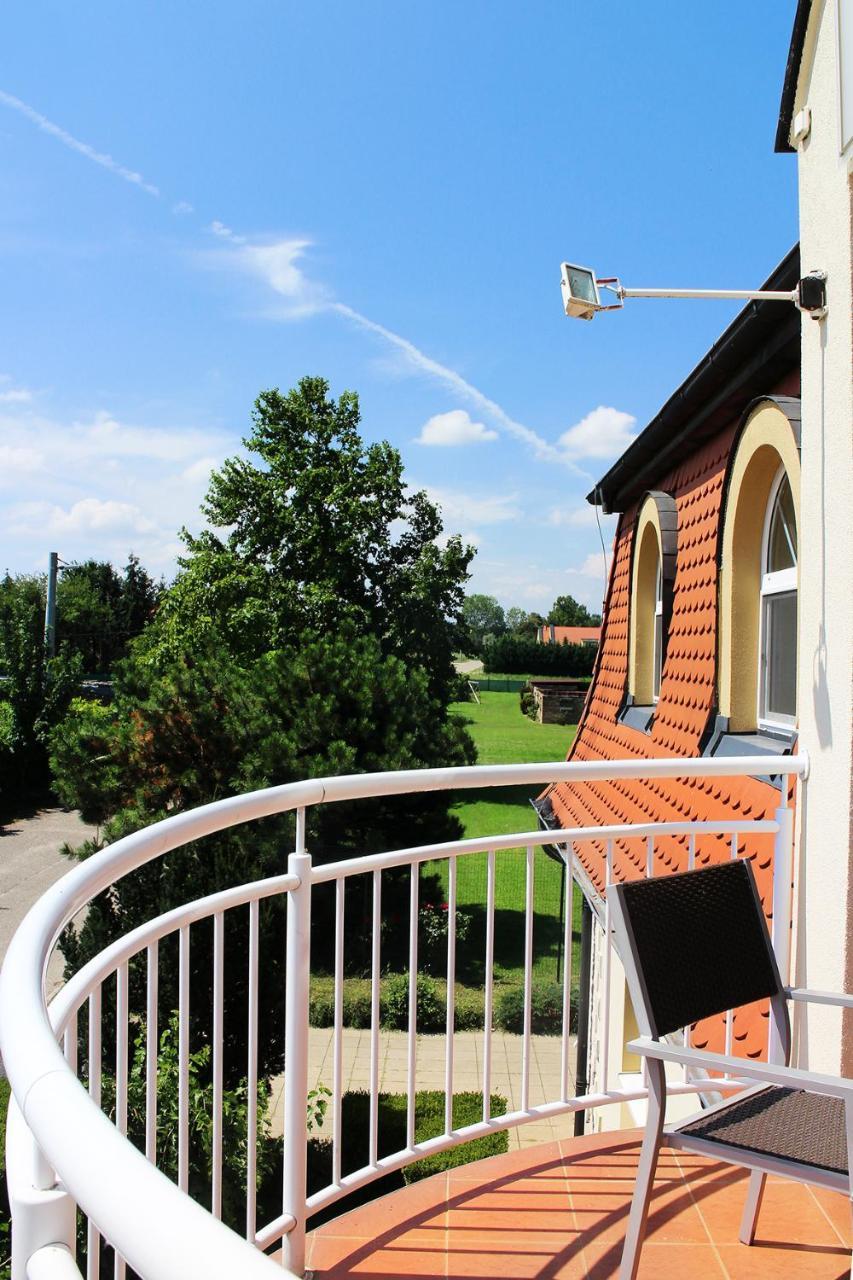 Marben Panzio Bed & Breakfast Hegyko Exterior photo